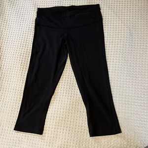 Black Lululemon capris